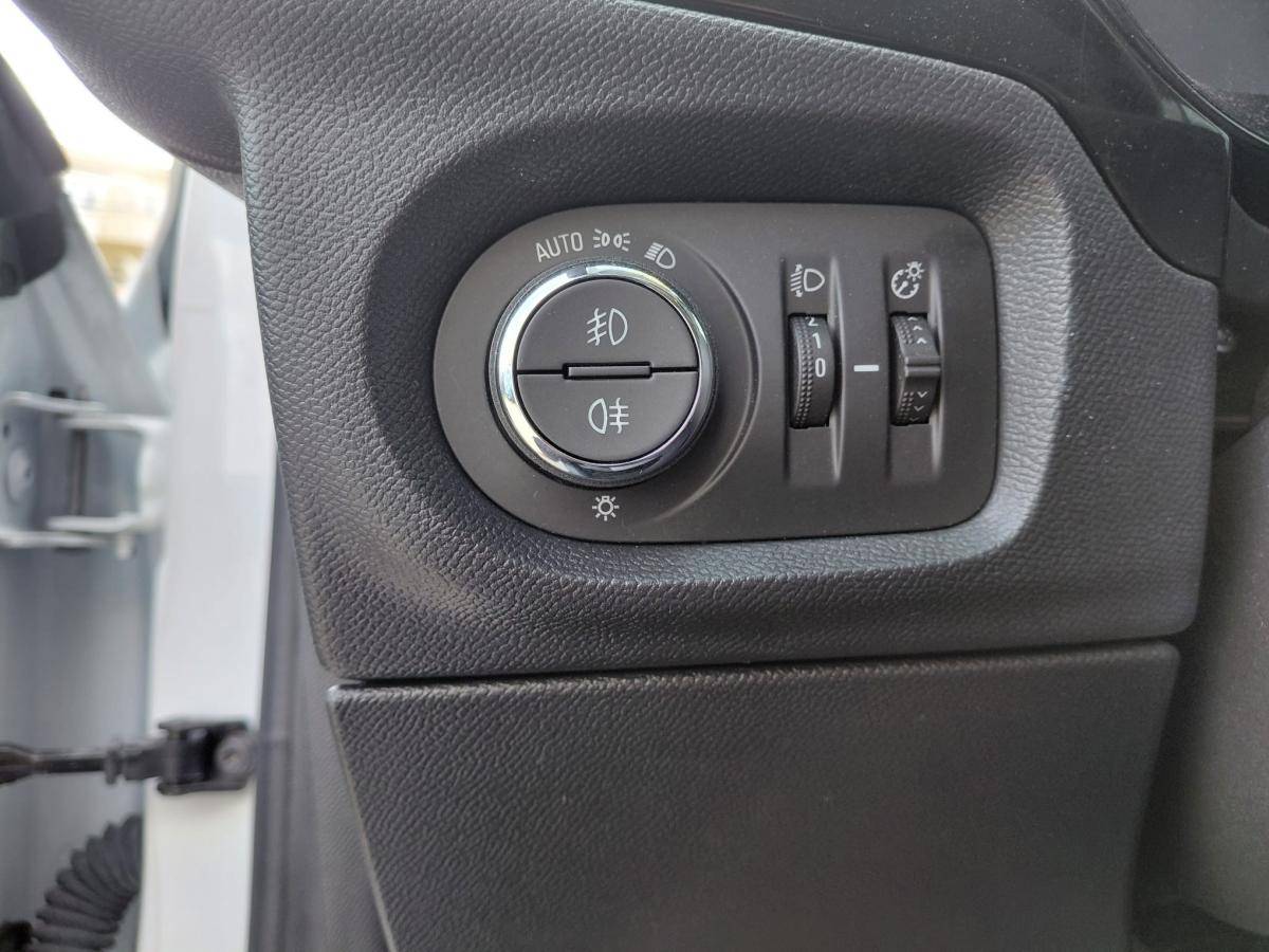 opel-corsa-2025-gasolina-1199cc