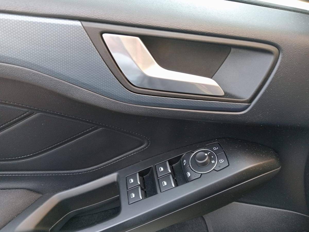ford-focus-sw-2023-diesel-1499cc