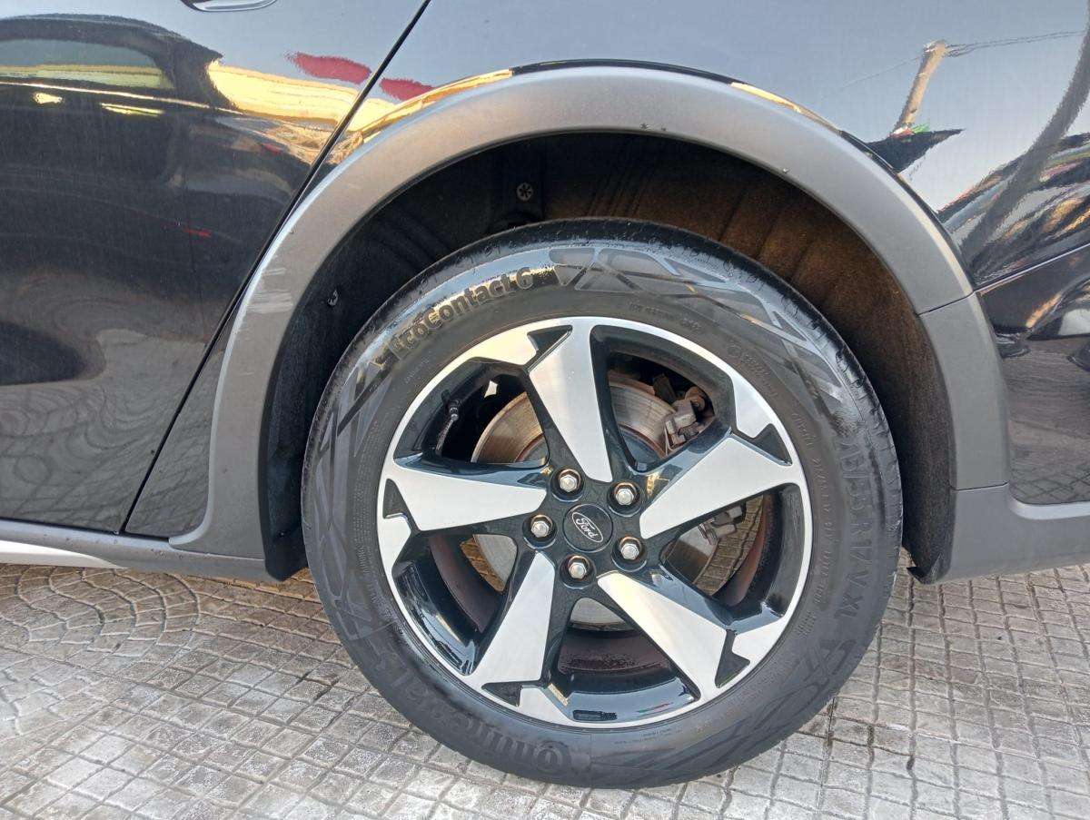 ford-focus-sw-2023-diesel-1499cc