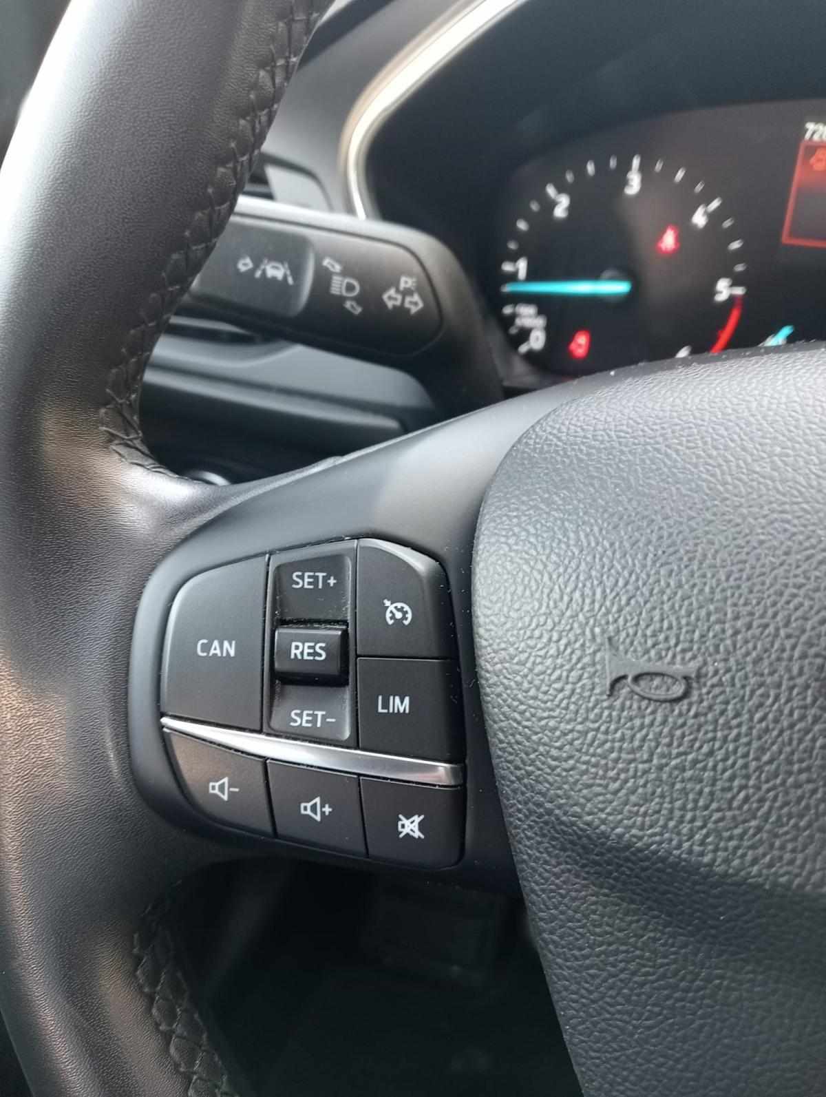 ford-focus-sw-2023-diesel-1499cc