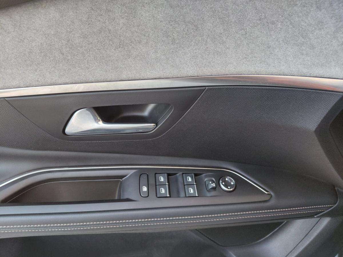 peugeot-5008-2022-diesel-1499cc