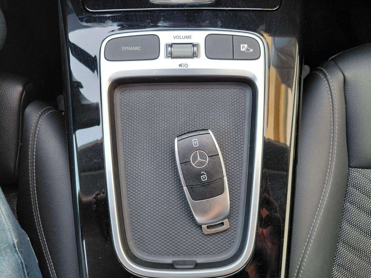 mercedes-benz-classe-a-2023-hibrido-a-gasolina-1332cc