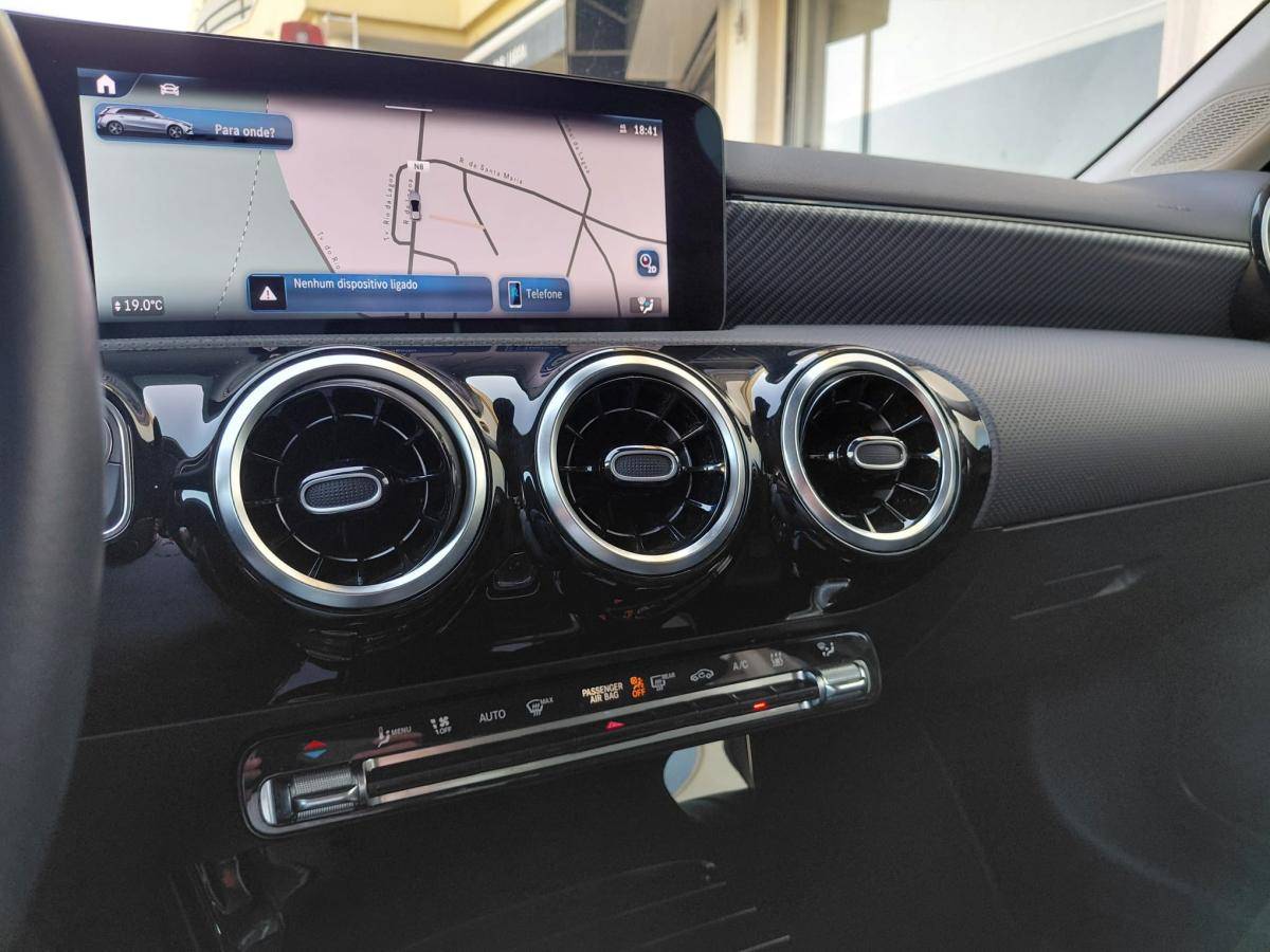 mercedes-benz-classe-a-2023-hibrido-a-gasolina-1332cc
