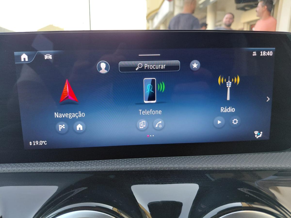 mercedes-benz-classe-a-2023-hibrido-a-gasolina-1332cc