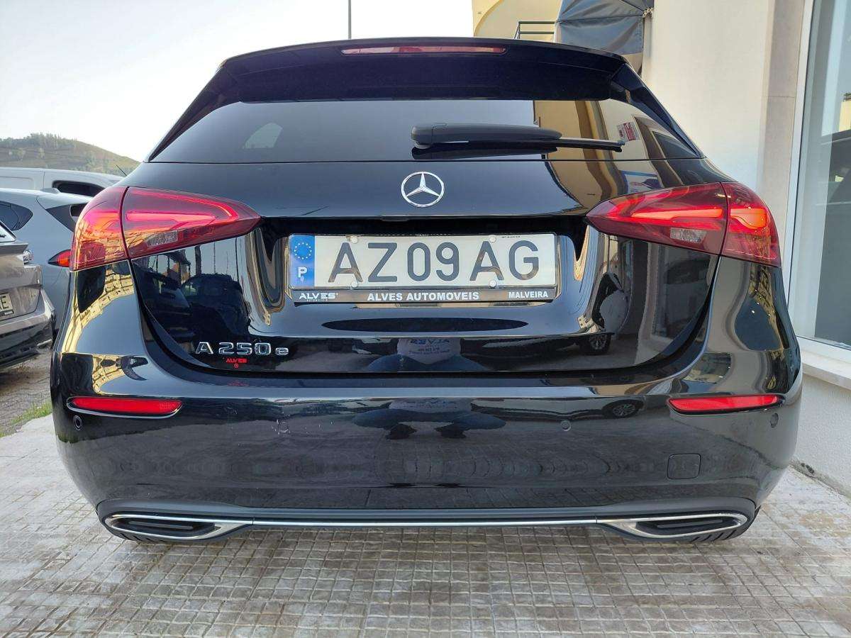 mercedes-benz-classe-a-2023-hibrido-a-gasolina-1332cc