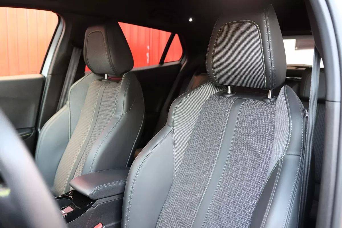 peugeot-2008-2023-gasolina-1199cc