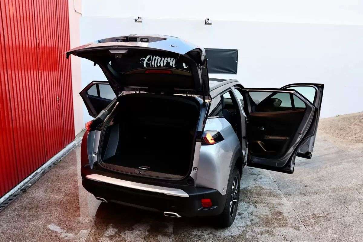 peugeot-2008-2023-gasolina-1199cc