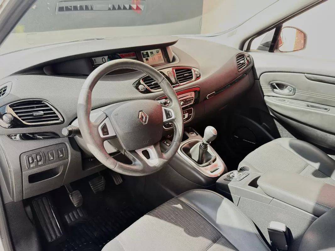 renault-grand-scenic-2011-diesel-1598cc