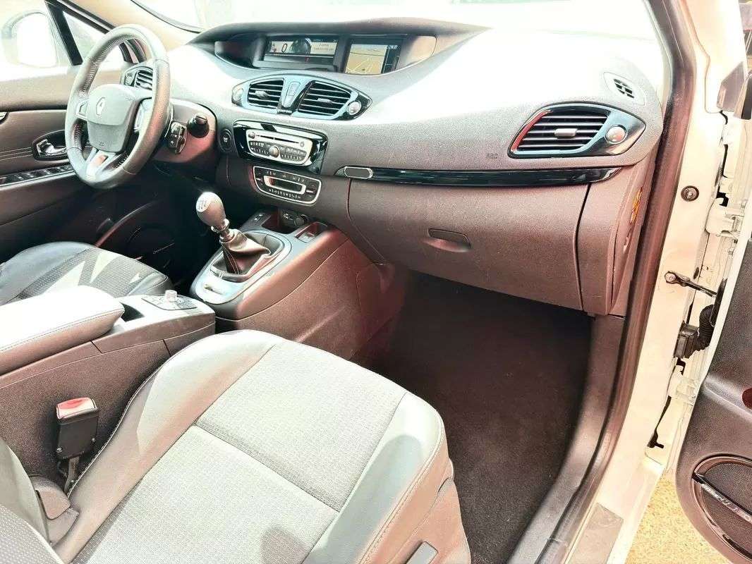 renault-grand-scenic-2011-diesel-1598cc