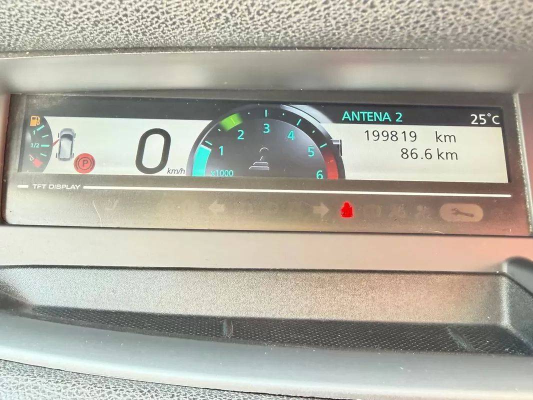 renault-grand-scenic-2011-diesel-1598cc
