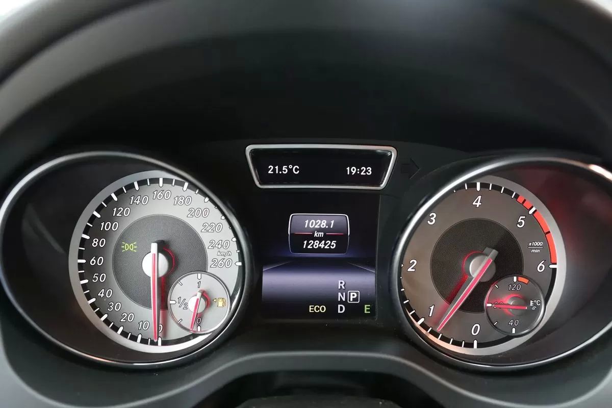 mercedes-benz-gla-2015-diesel-2143cc