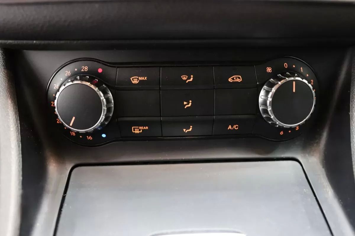mercedes-benz-gla-2015-diesel-2143cc
