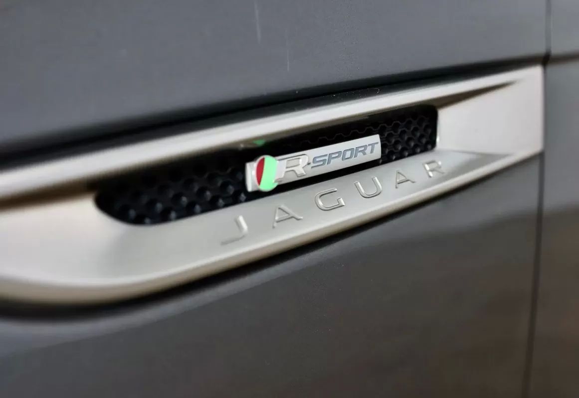 jaguar-f-pace-2018-diesel-1999cc