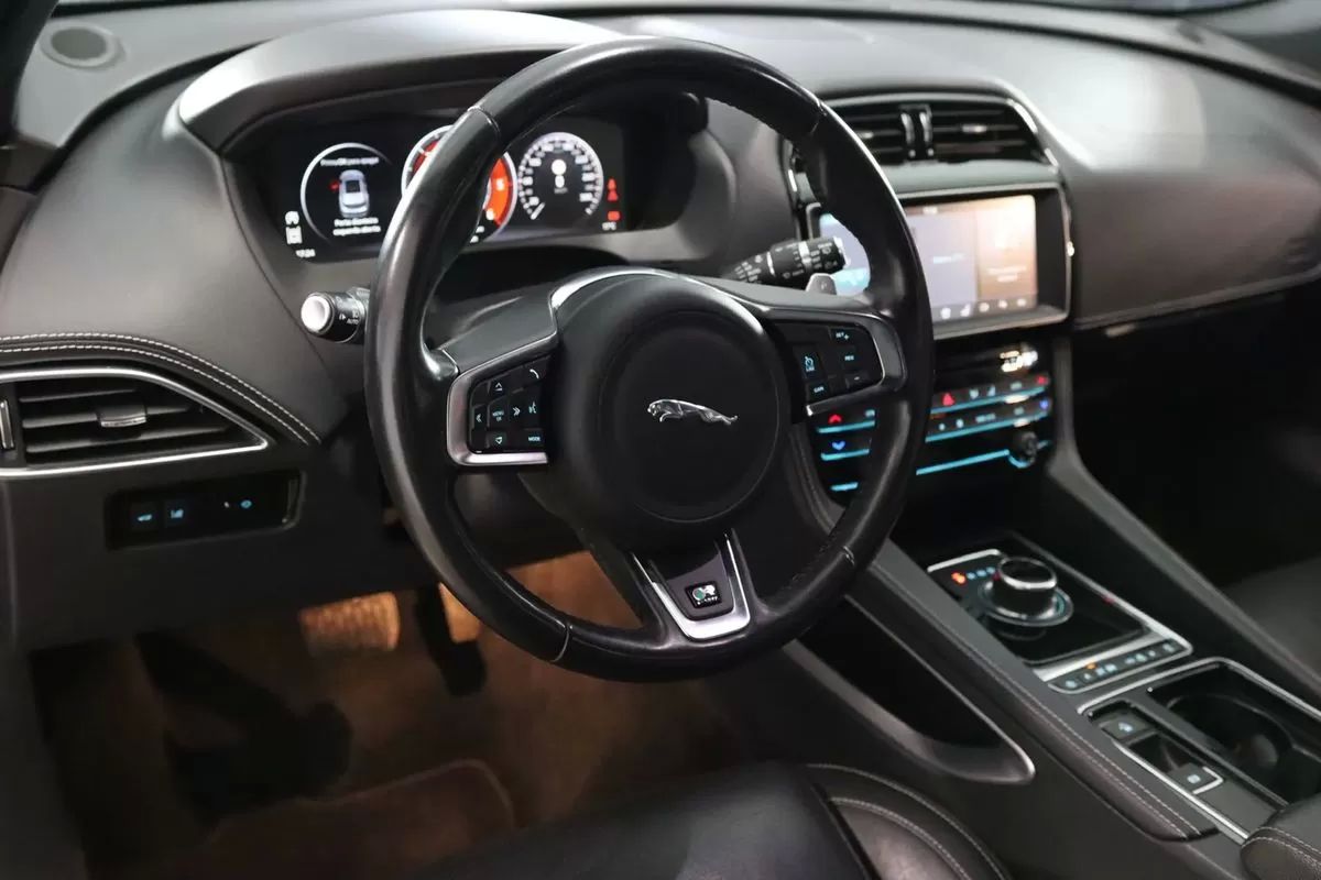jaguar-f-pace-2018-diesel-1999cc