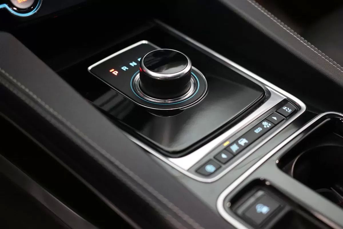jaguar-f-pace-2018-diesel-1999cc
