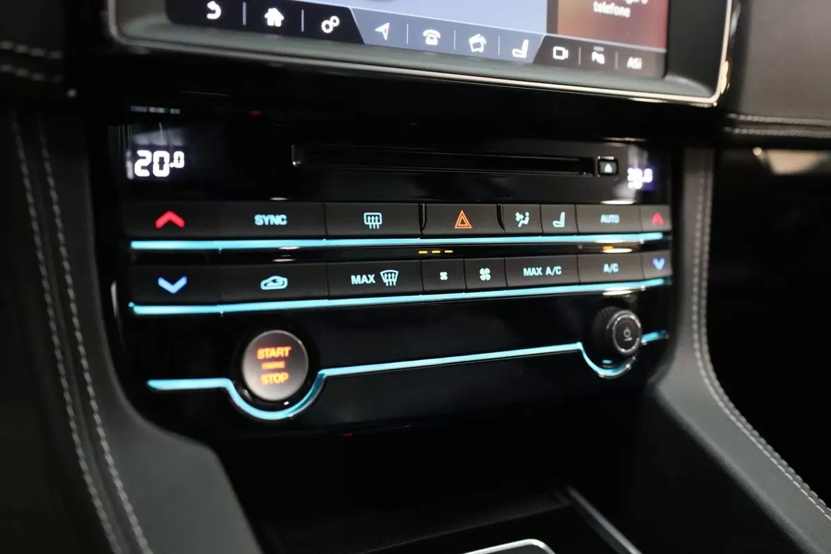jaguar-f-pace-2018-diesel-1999cc