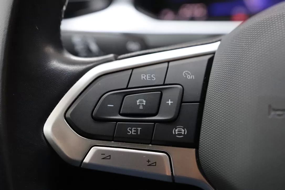 volkswagen-t-roc-2023-gasolina-999cc