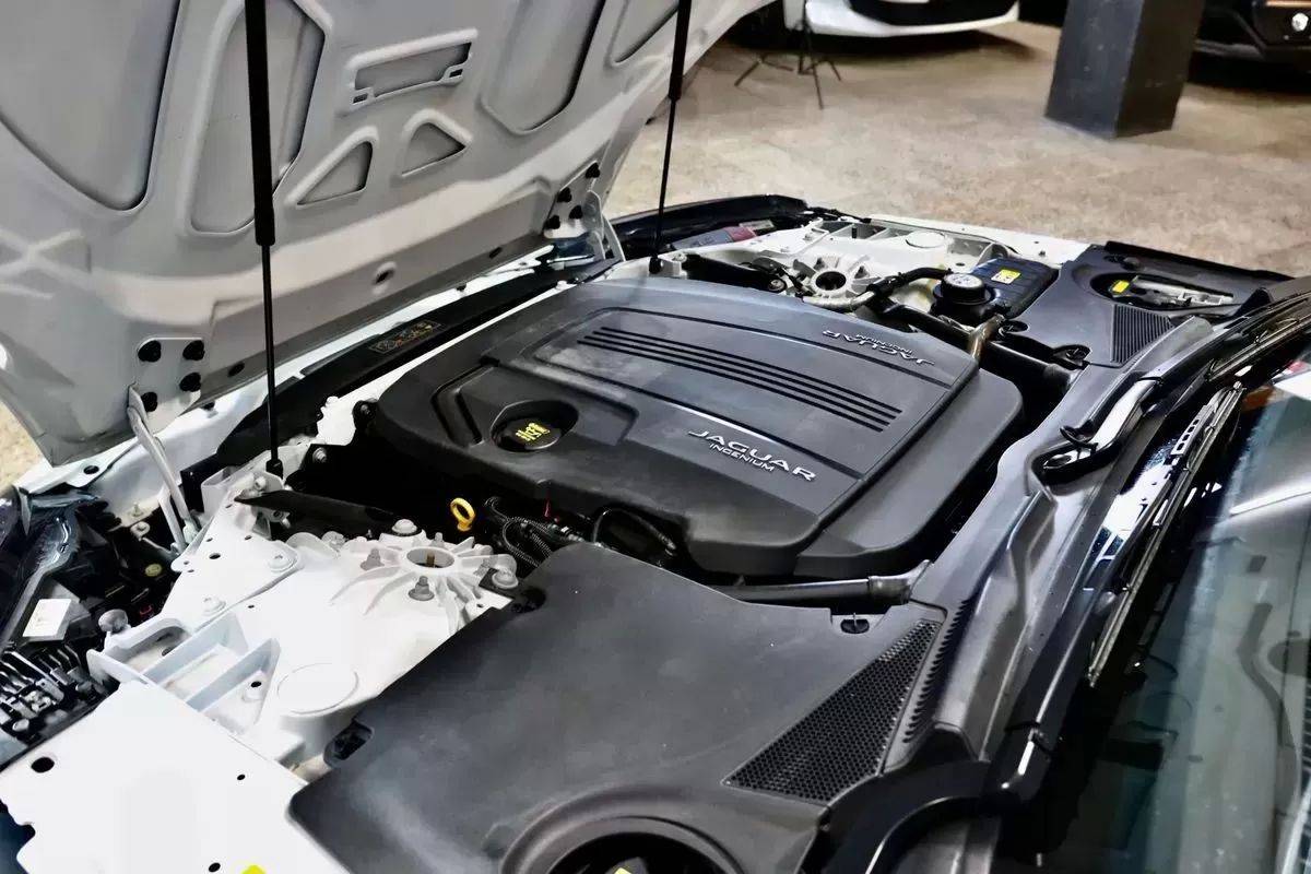jaguar-f-type-2019-gasolina-1997cc