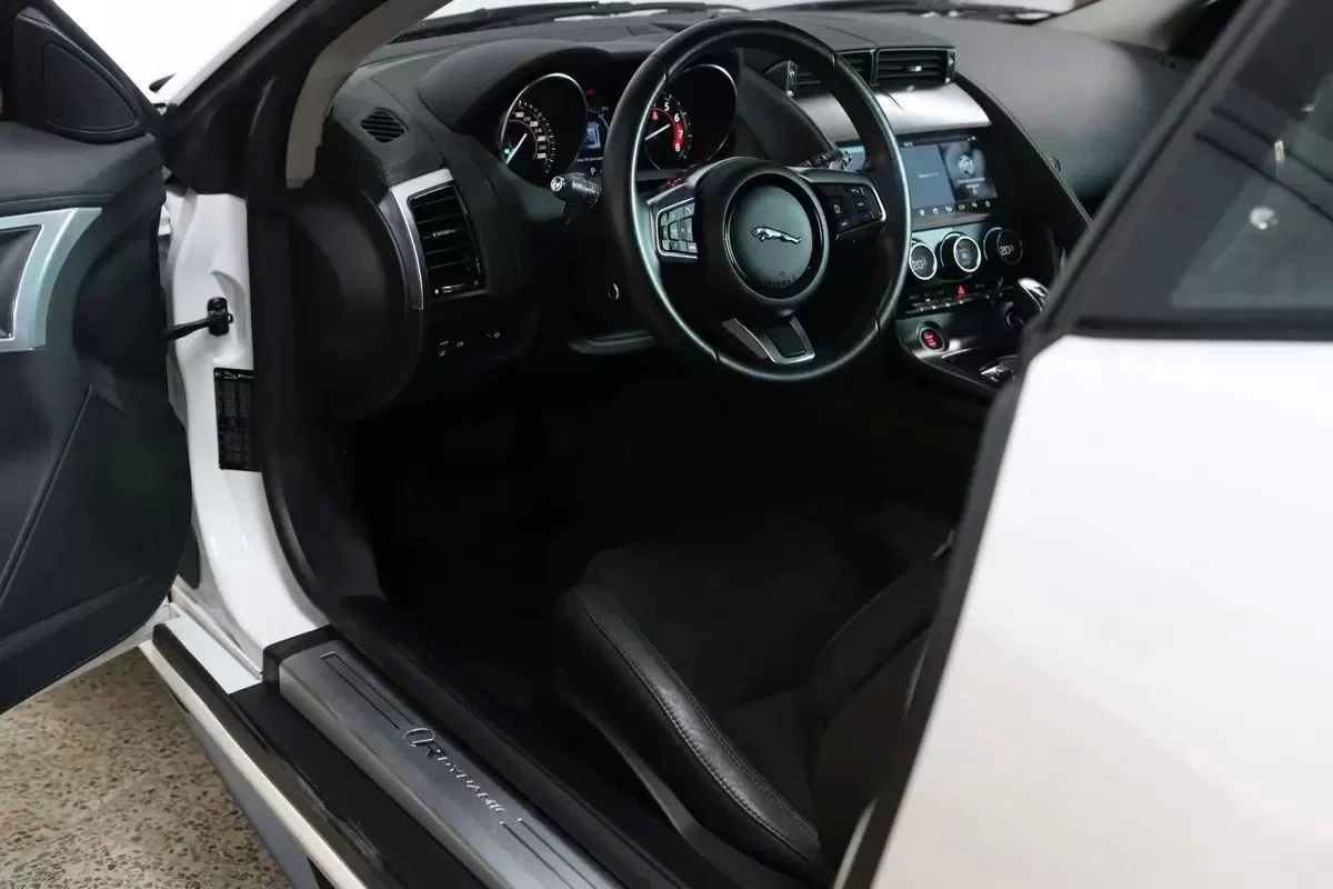 jaguar-f-type-2019-gasolina-1997cc