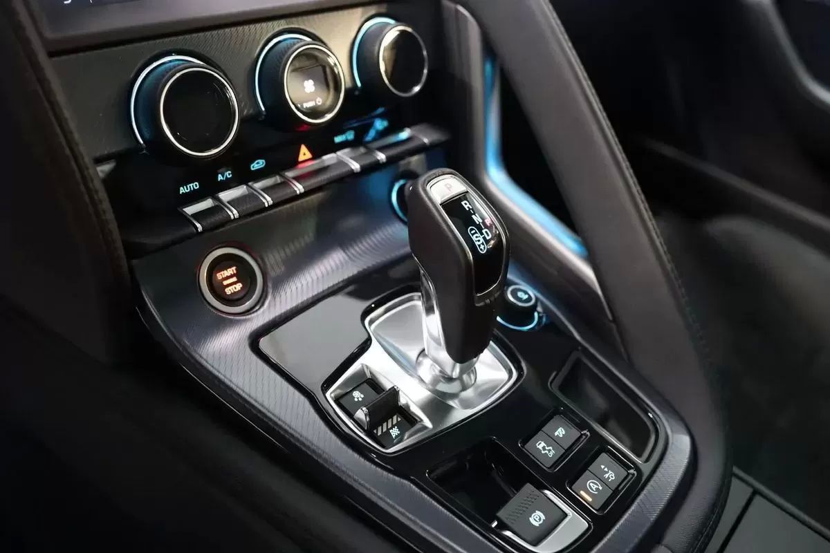 jaguar-f-type-2019-gasolina-1997cc