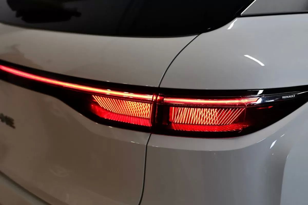 renault-megane-e-tech-2022-eletrico-200cc