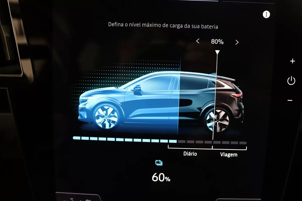renault-megane-e-tech-2022-eletrico-200cc