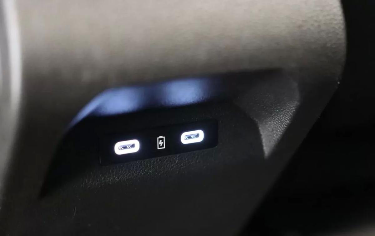 renault-megane-e-tech-2022-eletrico-200cc