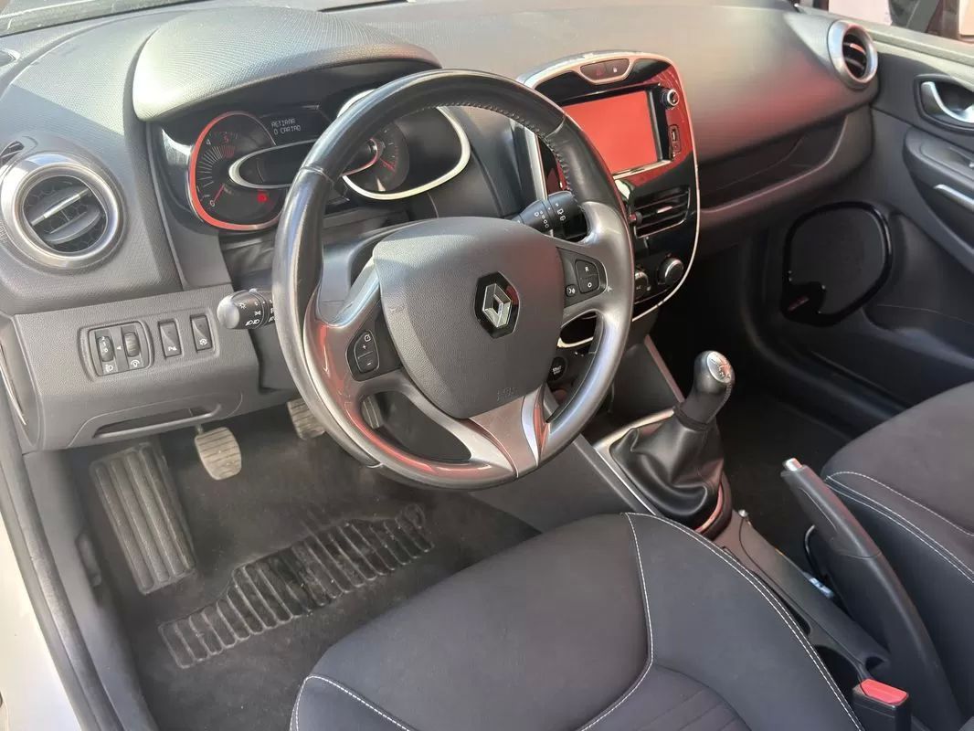 renault-clio-sport-tourer-2016-diesel-1461cc