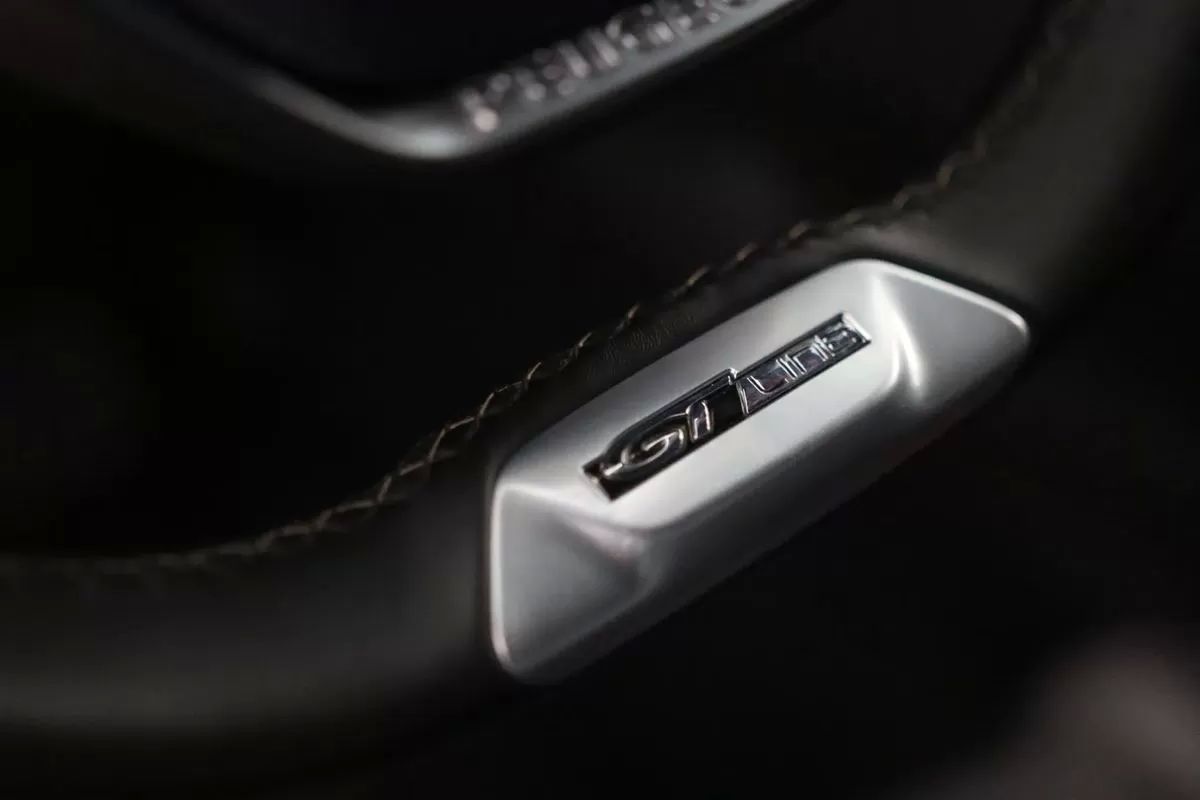 peugeot-5008-2020-diesel-1499cc