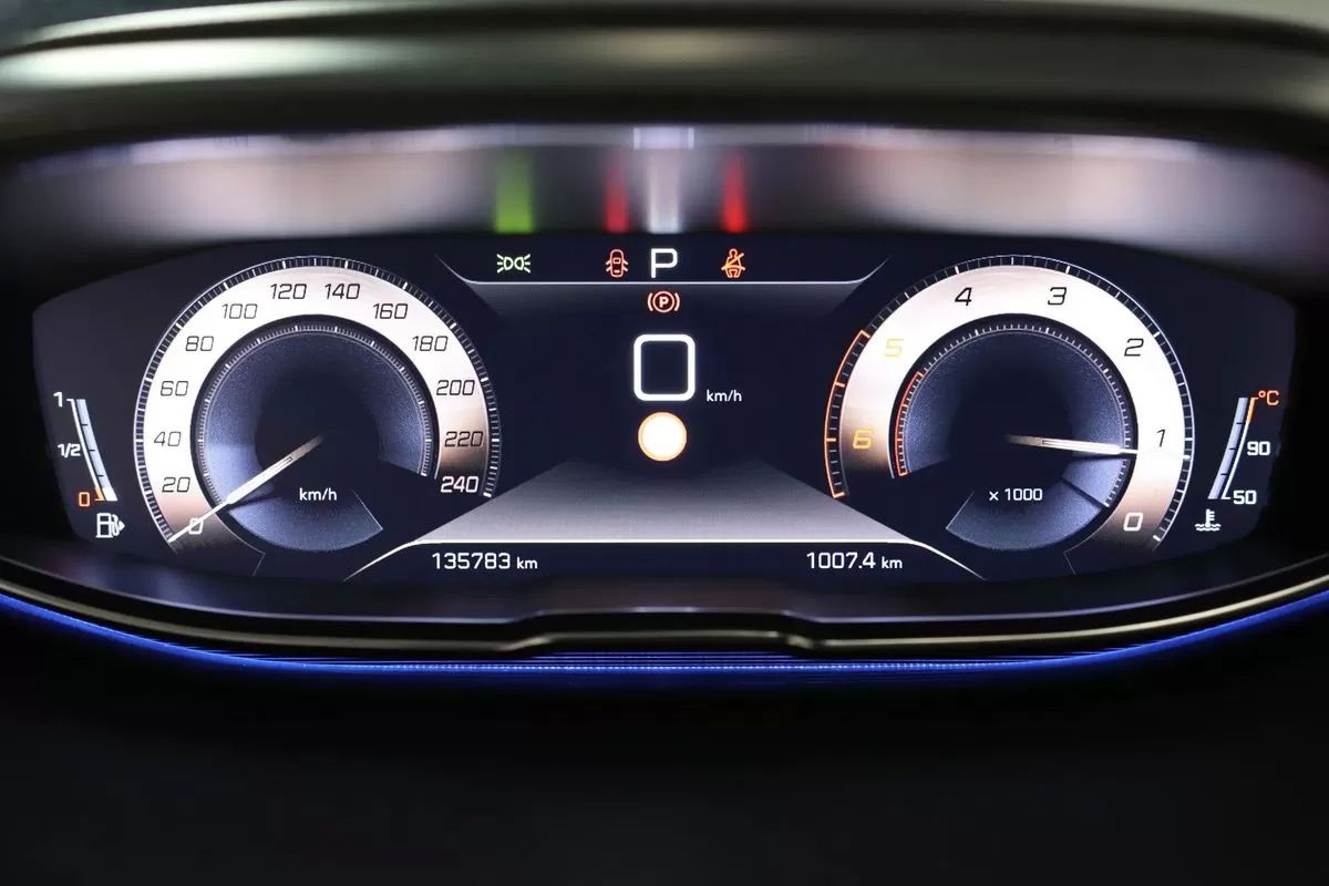 peugeot-5008-2020-diesel-1499cc