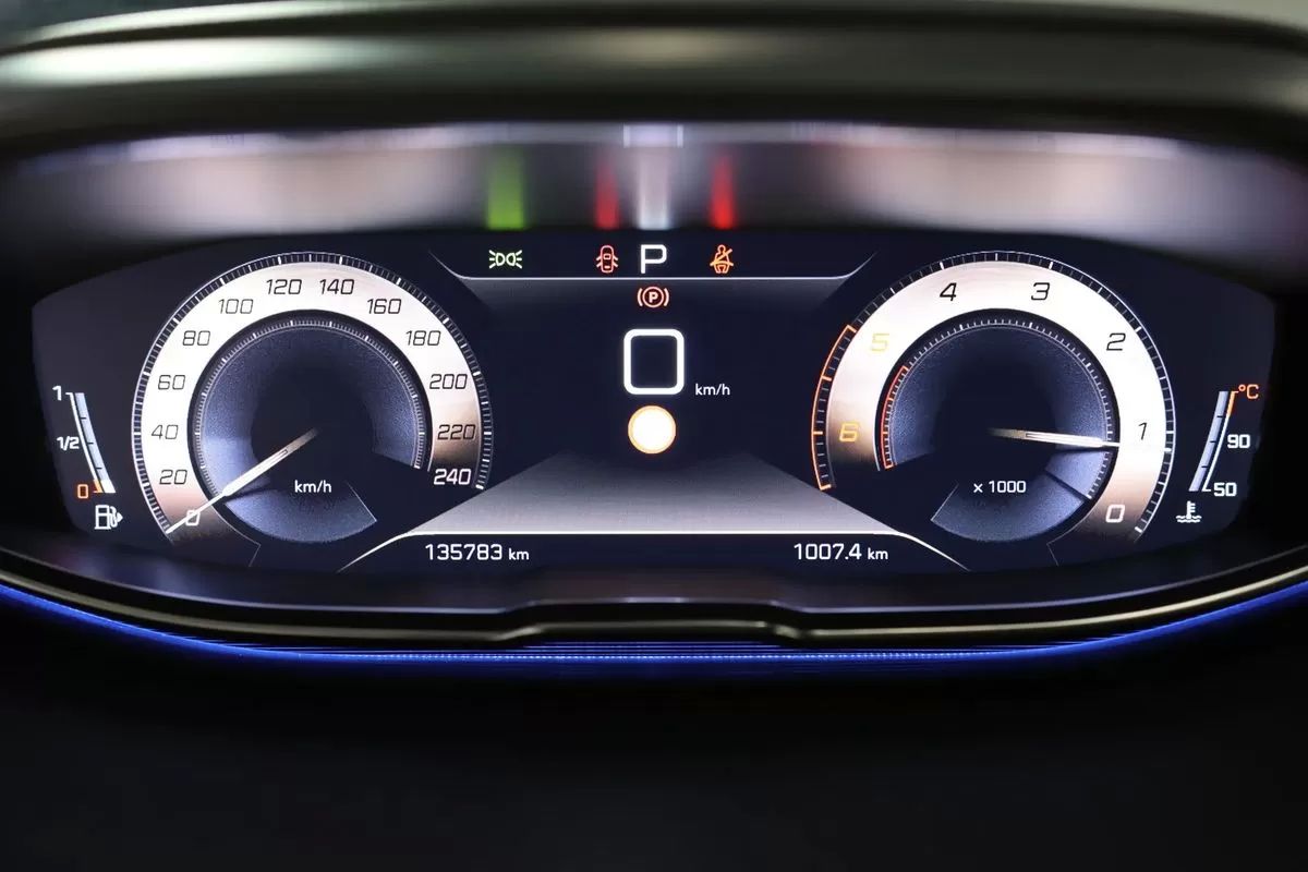 peugeot-5008-2020-diesel-1499cc