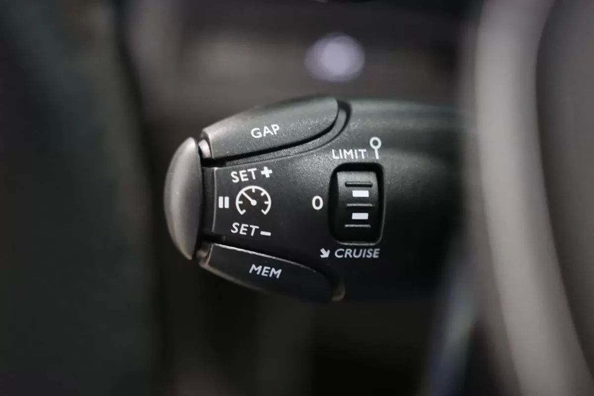 peugeot-5008-2020-diesel-1499cc