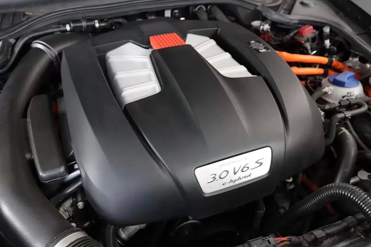 porsche-panamera-2016-hibrido-2995cc