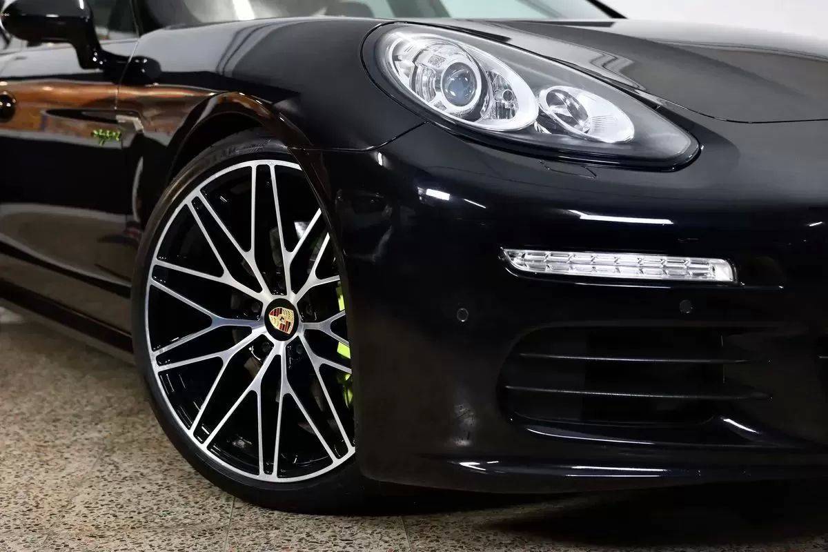 porsche-panamera-2016-hibrido-2995cc