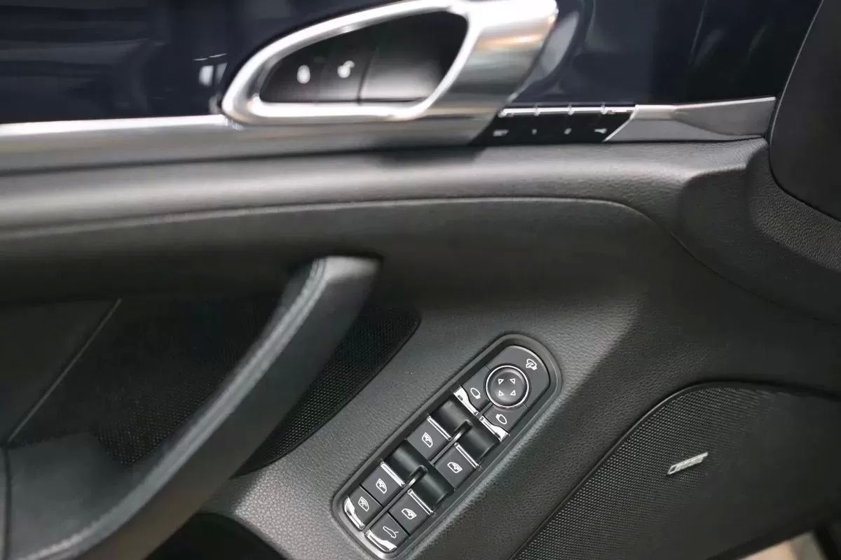porsche-panamera-2016-hibrido-2995cc