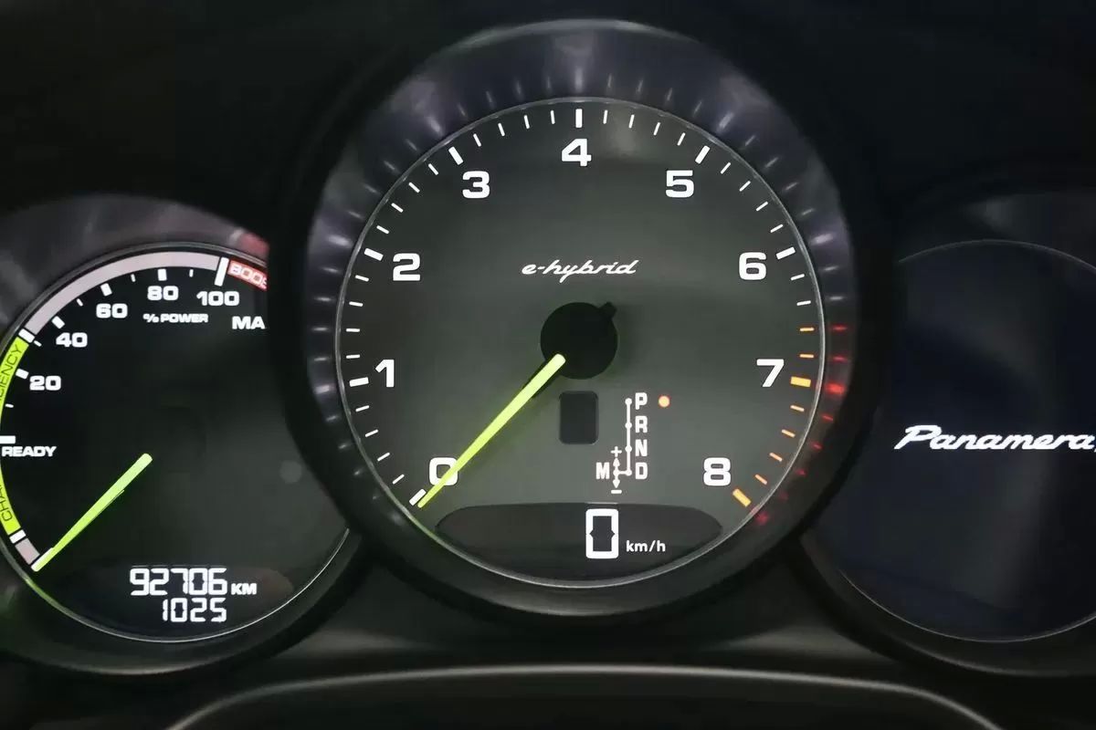 porsche-panamera-2016-hibrido-2995cc