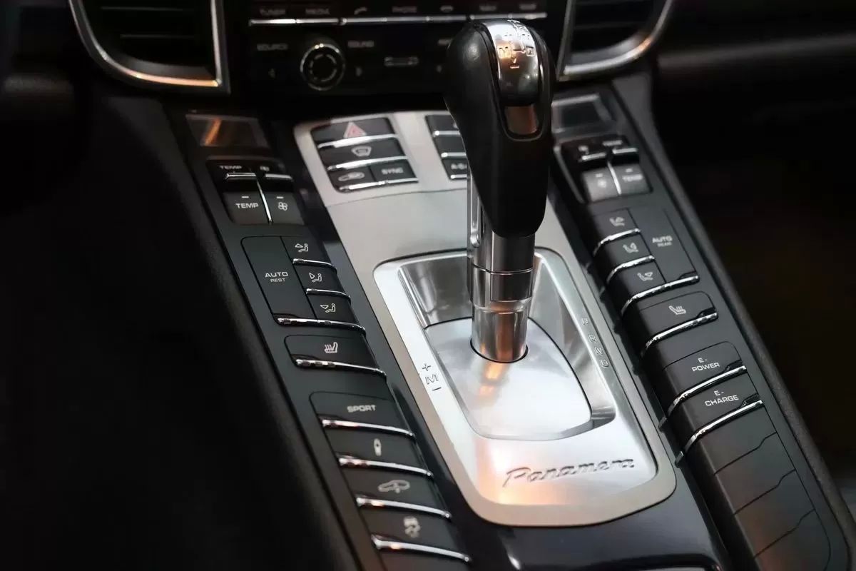 porsche-panamera-2016-hibrido-2995cc
