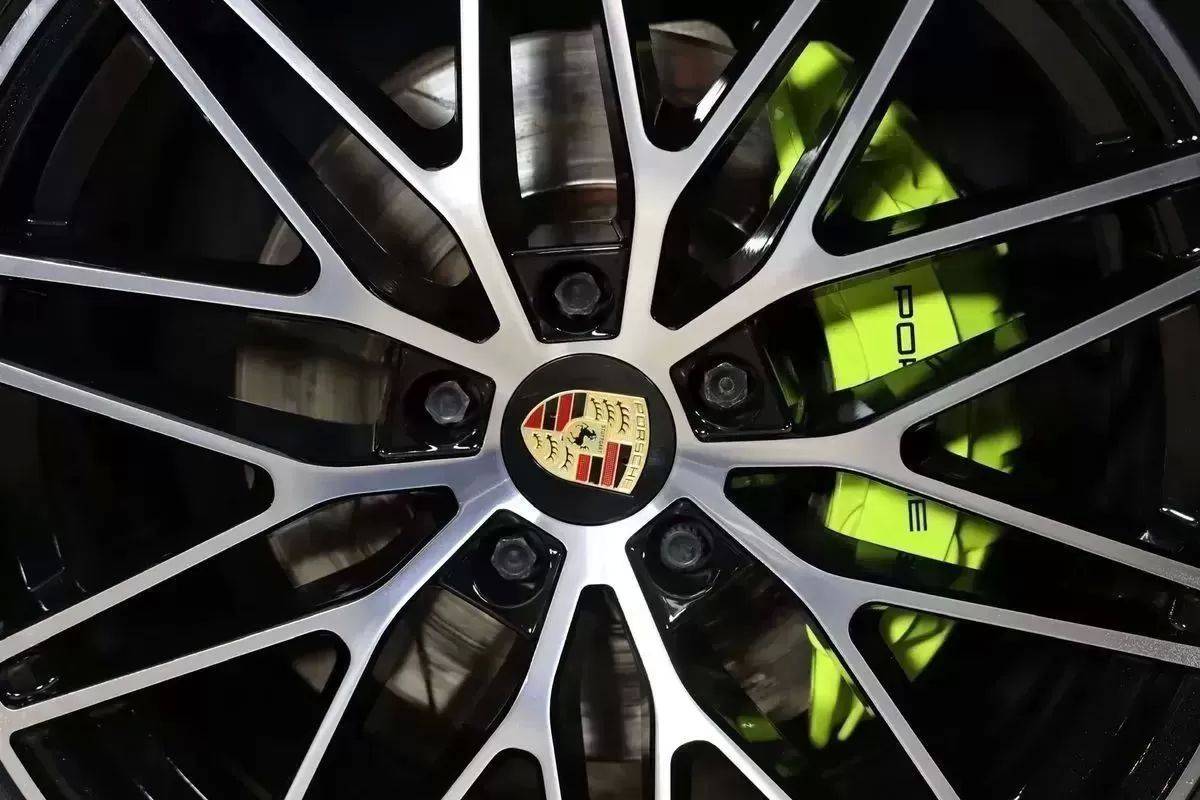 porsche-panamera-2016-hibrido-2995cc