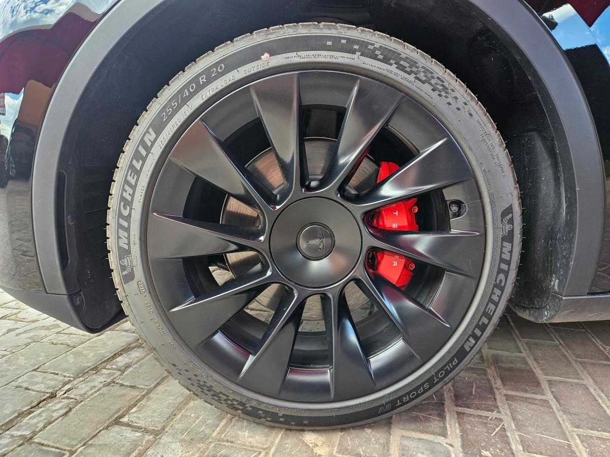 tesla-model-y-2023-eletrico-0cc