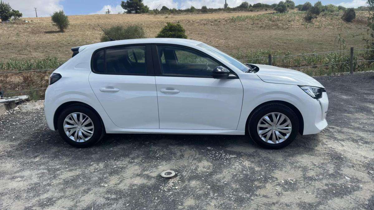 peugeot-208-2023-gasolina-1199cc