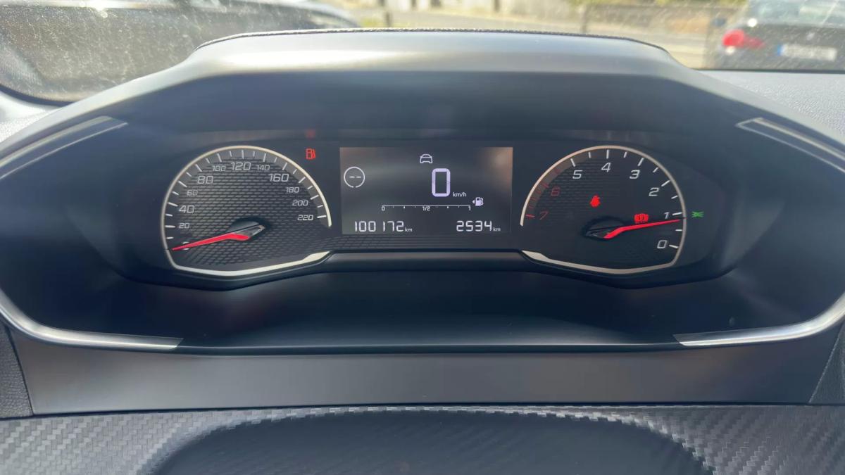 peugeot-208-2023-gasolina-1199cc