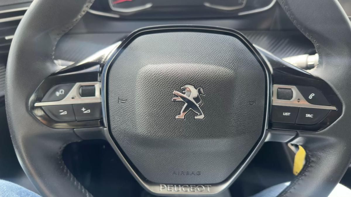 peugeot-208-2023-gasolina-1199cc