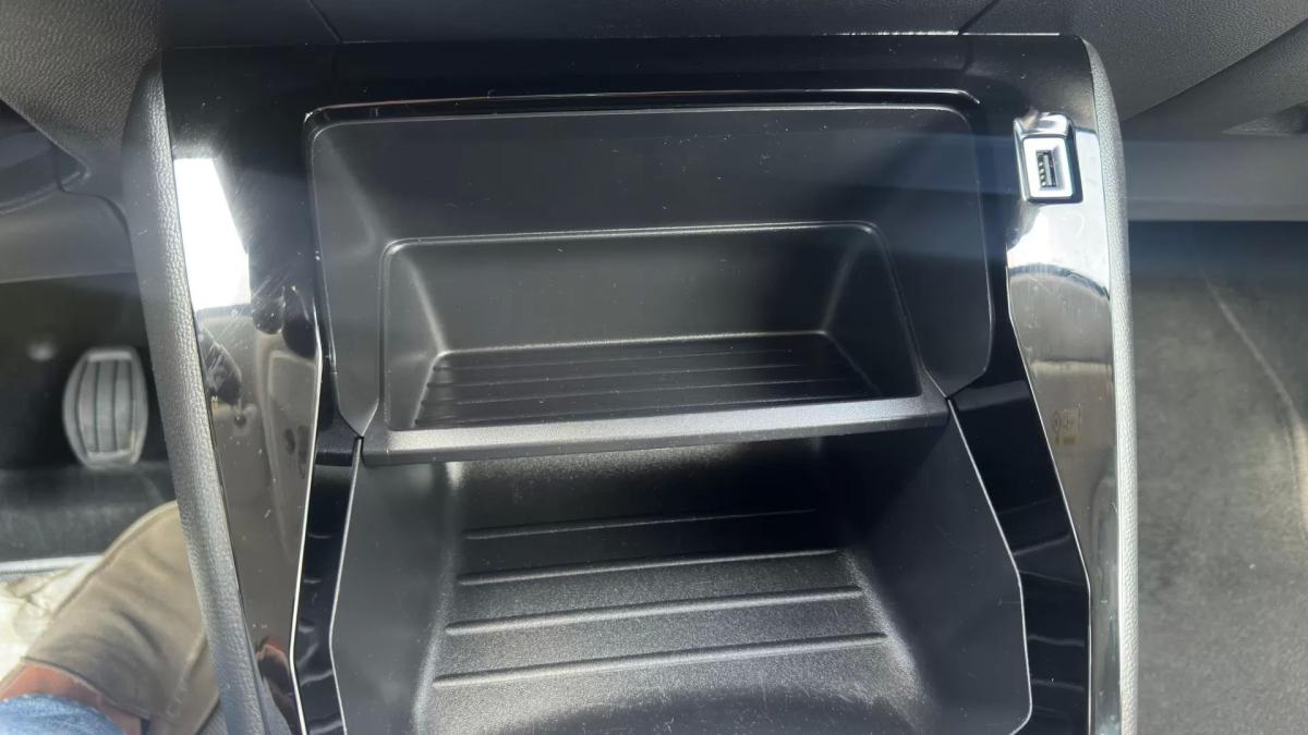 peugeot-208-2023-gasolina-1199cc