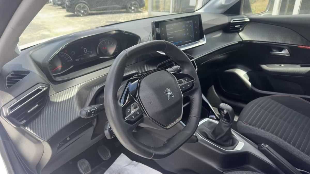 peugeot-208-2023-gasolina-1199cc