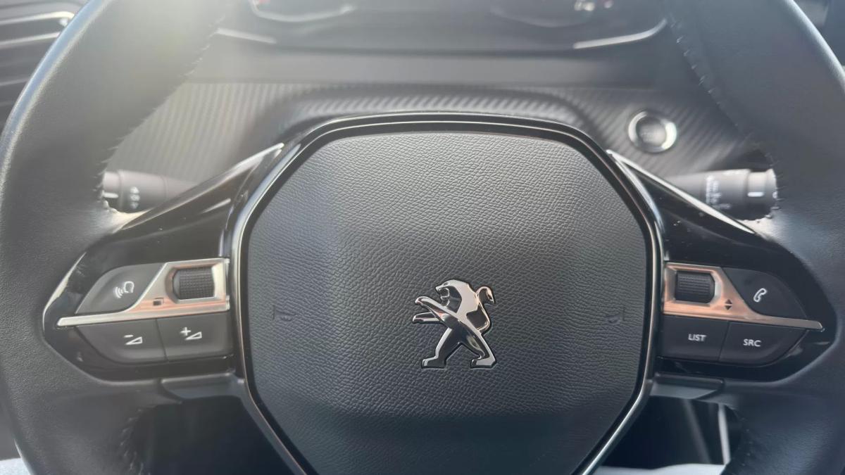 peugeot-2008-2022-diesel-1499cc