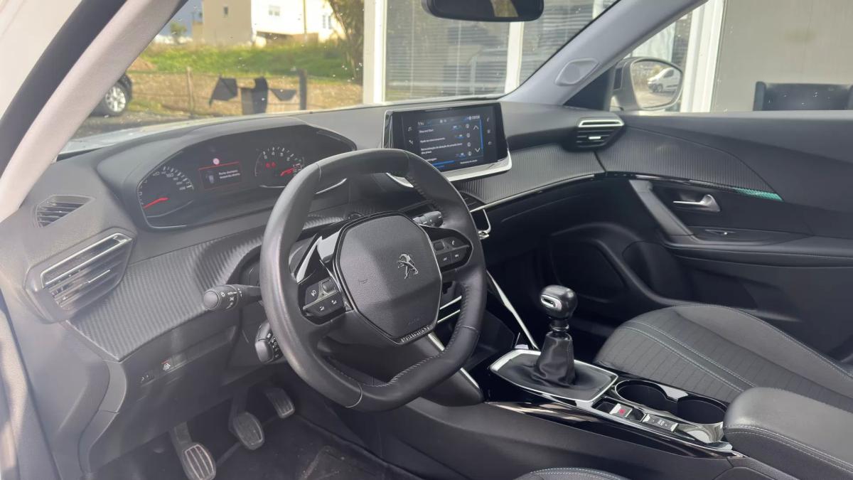 peugeot-2008-2022-diesel-1499cc