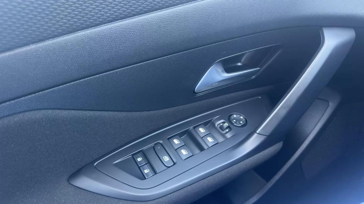 peugeot-e-308-2025-eletrico-0cc