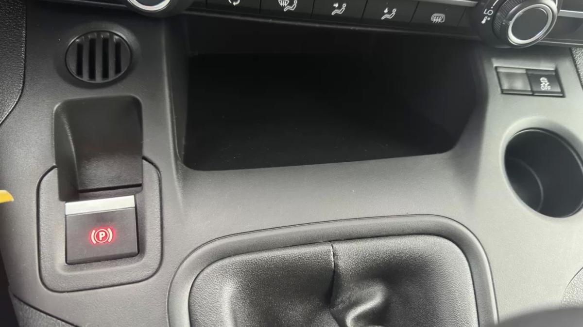 peugeot-partner-2022-diesel-1500cc