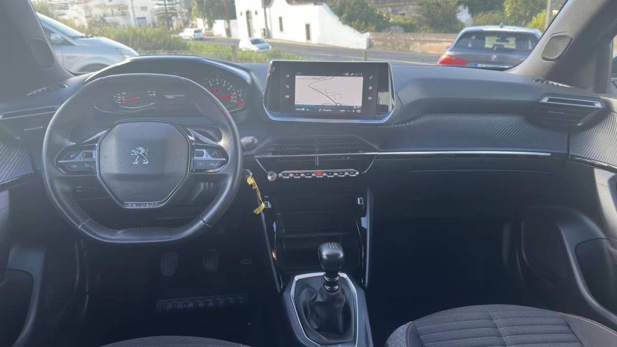 peugeot-2008-2023-gasolina-1199cc