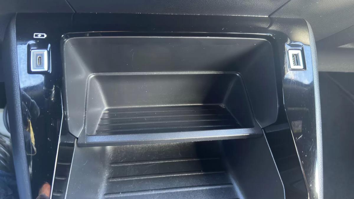 peugeot-2008-2023-gasolina-1199cc